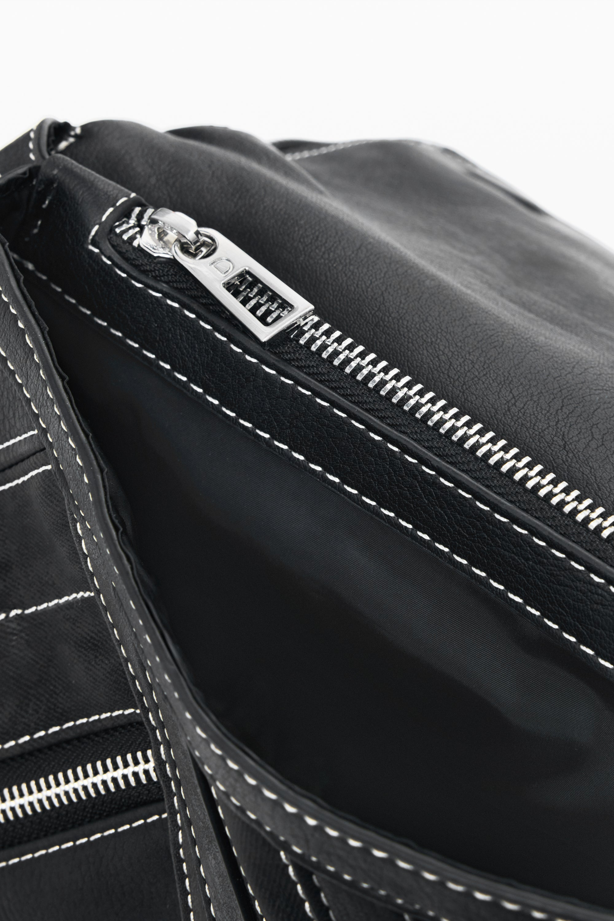 DESIGUAL Damen Rucksack Schwarz – Vielseitiger Alltagsbegleiter mit stylischen Details Schwarz